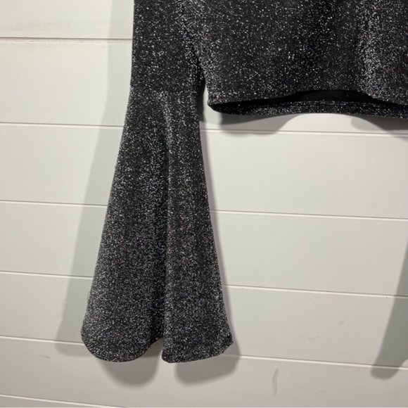 Lucky & Blessed bell sleeve glitter crop top - Picture 3 of 7